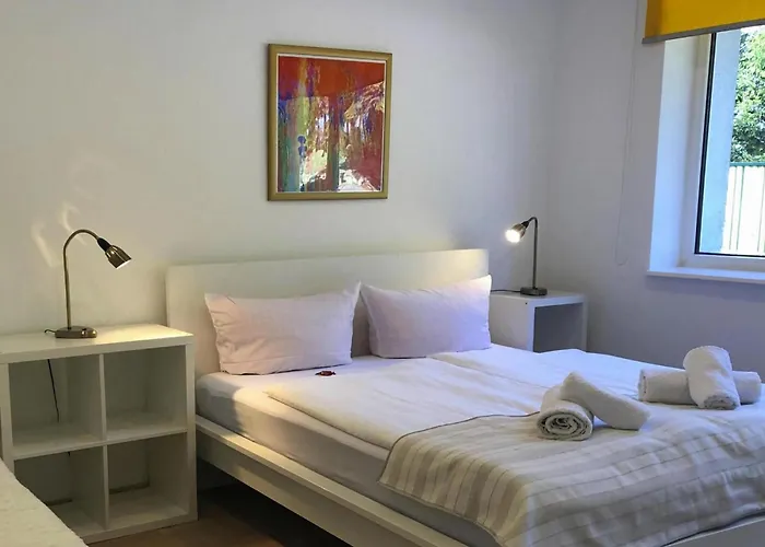 With Summer Pool Sauna, Whirlpool Сasa de vacaciones *