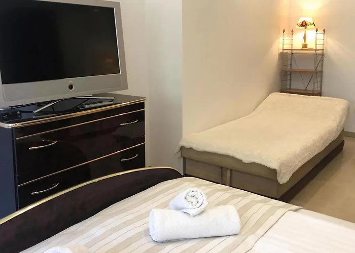 Сasa de vacaciones With Summer Pool Sauna, Whirlpool Zitzmin