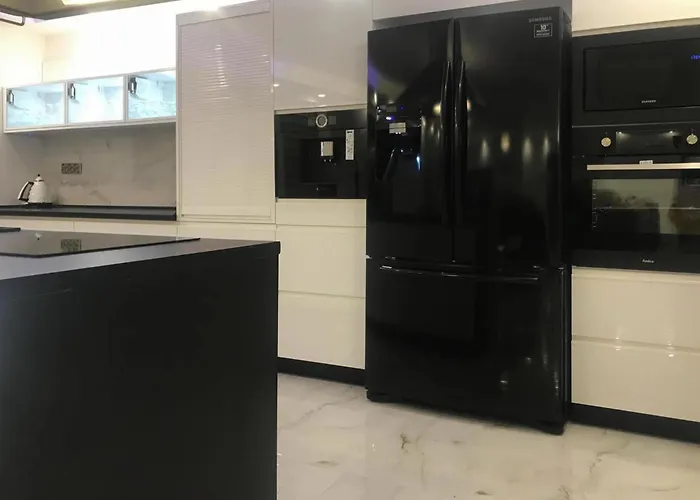 With Summer Pool Sauna, Whirlpool *