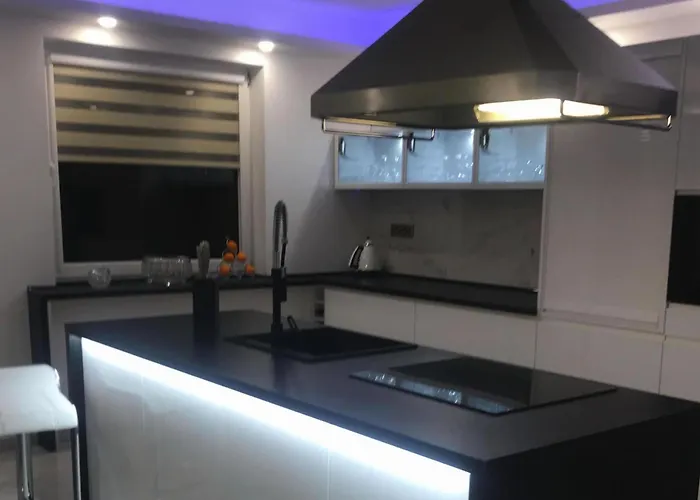 Сasa de vacaciones With Summer Pool Sauna, Whirlpool