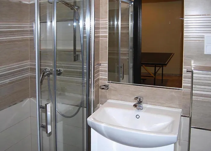 Сasa de vacaciones With Summer Pool Sauna, Whirlpool Zitzmin