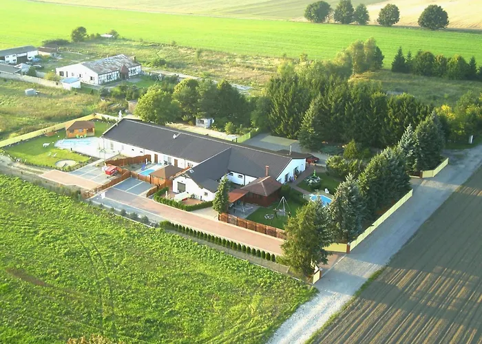 Сasa de vacaciones With Summer Pool Sauna, Whirlpool